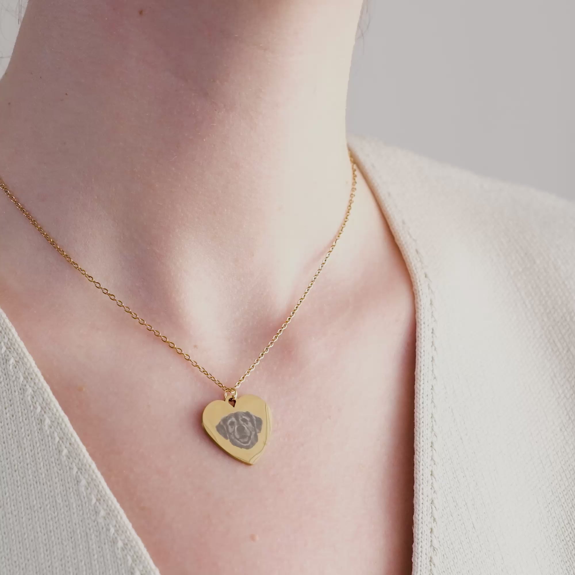 Collana con ciondolo a forma di cuore con incisione fotografica per animali domestici
