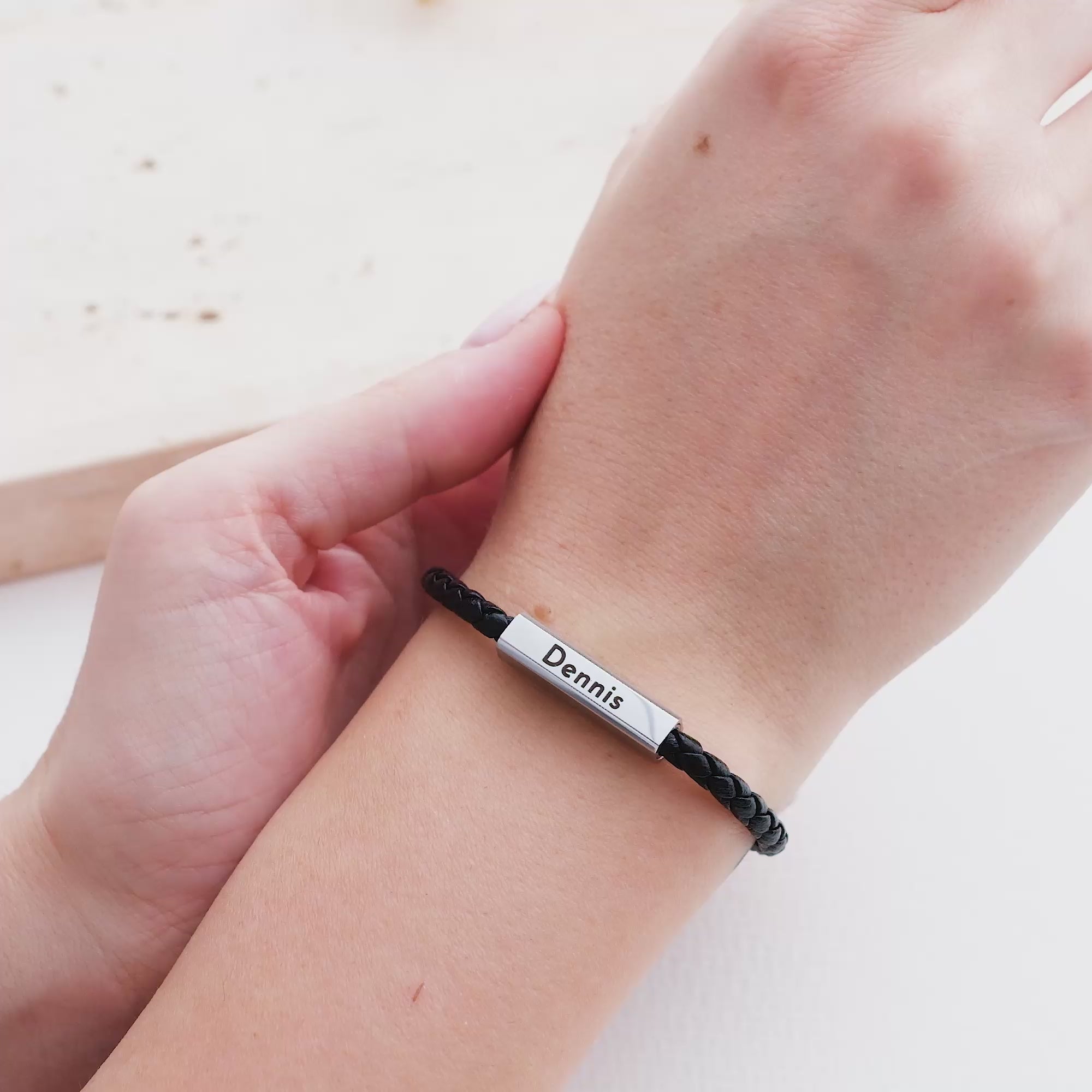 Braccialetti magnetici per coppie Rosa Nera con incisione